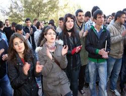 Üniversiteliler, Ulaşım Sorunu Ve Kantinlerdeki Pahalılığı Protesto Etti