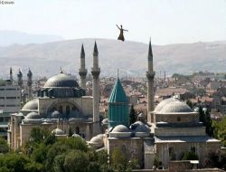 Konya'nın Giriş Noktalarına Dev Semazen Heykelleri Dikilecek!