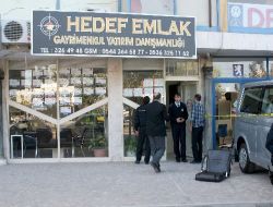 Silahlı Saldırganlar Emlak Dükkanını Bastı: 3 Yaralı!