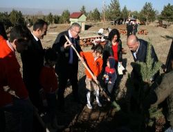 Ağrı'da Tbmm 90. Yıl Hatıra Ormanı Oluşturuldu