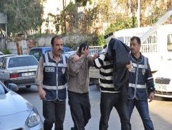 Sahte Polisler Cips Paketindeki Parmak İzlerinden Yakalandı