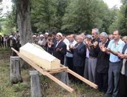 Selde Ölen Tekstil İşçisi Huriye Can Sinop'ta Toprağa Verildi