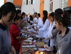 Gelirini Pakistan'a Göndermek İçin Kermes Düzenlediler