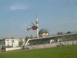 Hava Ambulansı Bu Sefer Sağılık Memuru İçin Yeşil Sahaya İndi