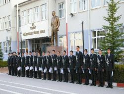 İlkyardım Kursunu Tamamlayan Polis Adaylarına Sertifika