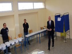 Yerel Seçimlerden Birinci Çıkan Papandreu'nun Partisi Kan Kaybetti