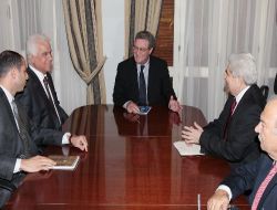 Downer, Ban'ın İsteklerini Liderlere İletti