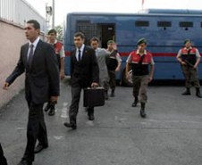 Tuğamiral Şafak Yürekli Adliyede..