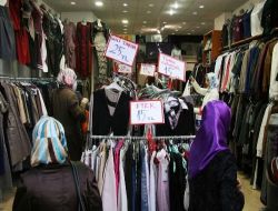 Emekli Maaşları Erken Yatınca Bayram Alışverişi Hareketlendi