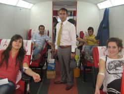 Alaplı Meslek Yüksek Okulu'nda Kız Öğrenciler Kızılay'ın Kan Bağışı Kampanyasına İlgi Göstermedi