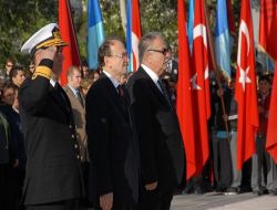 Atatürk, Çanakale'de Anzak Askerlerinin Katılımıyla Anıldı!