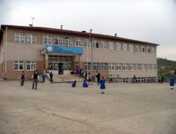 Sütlüce İlköğretim Okulu, Sadece Öğrencilerle Değil Velilerle De İlgileniyor