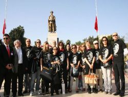 Atatürk'ü Anma Törenlerine Yabancı Öğretmenler De Katıldı