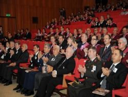 Atatürk'ü Anma Törenine Büyükşehir Belediyesi Katılmadı