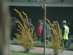 Sahte Polisin Kaçırdığı Kız Çocuğunu Gerçek Polis Kurtardı!!