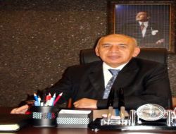 "bayram Tatiline Giderken Kapınızın Önüne Bir Ayakkabı Bırakın, Lambalardan Biri De Açık Kalsın"