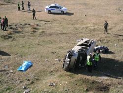 Erzincan'da Minibüs Şarampole Uçtu: 1Ölü, 11 Yaralı