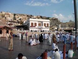 Peygamberimizin Evi Ziyaretçi Akınına Uğruyor!!