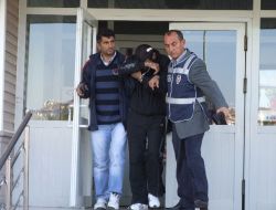Ev Sahibi Tarafından Dövülen Hırsızlar Adliyeye Çıkarıldı
