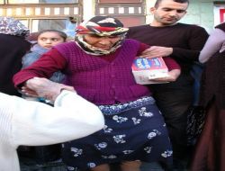 İki Kilo Çay Şekeri İçin Birbirlerini Ezdiler
