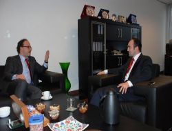 Hollanda'daki Genç Türk İşadamlarına Vekil Desteği