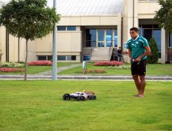 Vederson'un Yarış Arabası Keyfi