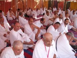 Arafat'a Çıkan Türk Hacı Adayları Vakitlerini Dinlenerek Ve İbadetle Geçiriyor