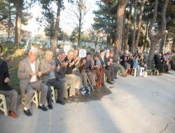 Mezarlıkta Hatim Duası Okundu!