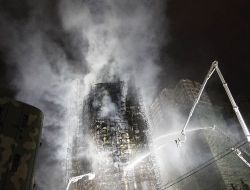 Çin'de 28 Katlı Bina Yandı: En Az 8 Ölü, 90'dan Fazla Yaralı!