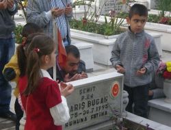 Edirnekapı Şehitliği'nde Buruk Bayram