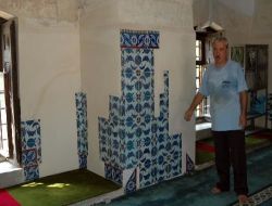 Ulu Camii'deki Nadide Çinilerin Bulunması Adana'da Sevinçle Karşılandı