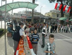 Vali Cerrah, Bayramı Halkla İç İçe Kutladı