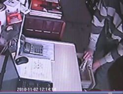 Ereğli'de Soygun Anı Güvenlik Kamerası Tarafından Görüntülendi