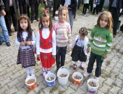 Akardere Köyünde Kurban Etleri Yaklaşık Bir Asırdır Birlikte Yeniliyor
