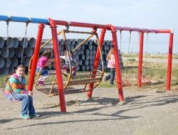 Sıcak Havayı Fırsat Bilen Aileler Çocuklarıyla Parkları Doldurdu