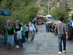 Bayram Gezintisinde Dengini Bulan Evleniyor!