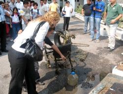 Denizden Çıkarılan Çöpler Sergileniyor
