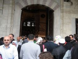 Restore Edilen Süleymaniye Camii Ziyaretçi Akınına Uğruyor!