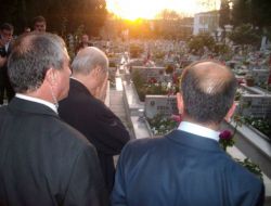 Devlet Bahçeli Edirnekapı Şehitliği'ni Ziyaret Etti!