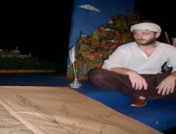 'aklı Havada' Oyunu Seyirciyi Kanatlandırıyor