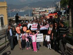 Aleviler 'din Ve Ahlâk' Dersinin Kaldırılması İçin Oturma Eylemi Yaptı
