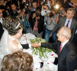 Kılıçdaroğlu Aşiret Düğününde..