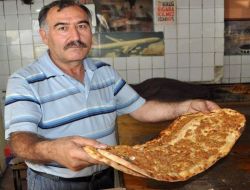 Fırınların Kıymalı Pide Mesaisi Başladı