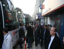 Tatil Dönüşü Otogarlarda Hareketlilik Başladı