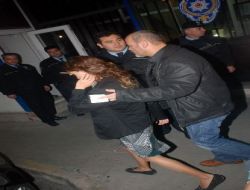 Bayan Öğretmen Bıçaklı Saldırgan Tarafından Gasp Edildi