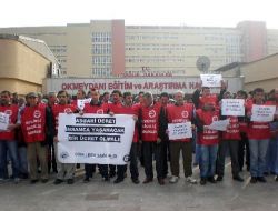 Hastane Önünde Asgari Ücret Protestosu