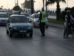 İzmir'deki Hava Destekli Trafik Denetimlerinde 7 Bin 559 Sürücüye Ceza Kesildi