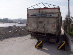 Kamyon Kasasına Yapılmış Bir Tankerde 20 Bin Litre Kaçak Mazot Çıktı!