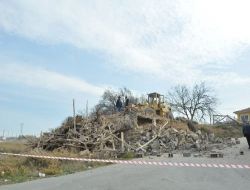 Kırşehir'de Virane Binalar Yıkılıyor