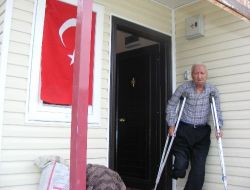Senirkent'te Prefabrike Evler Sahiplerine Teslim Edildi
